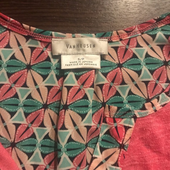 Van Heusen sleevless top - Picture 3 of 3